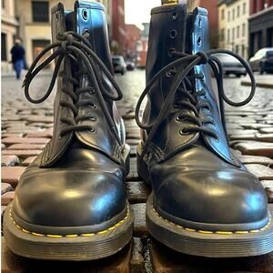 Men's Size 10 DR. MARTENS 11822 Black Vegan Leather Combat Boots EUC